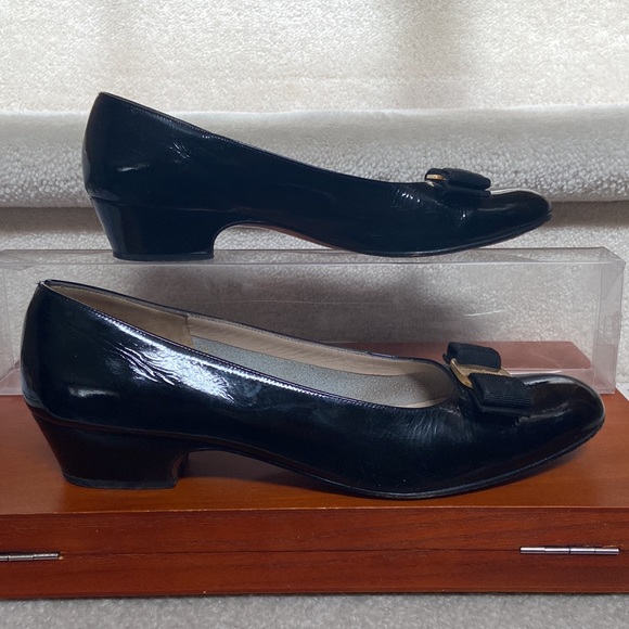 salvatore ferragamo low heel pumps - Picture 2 of 16